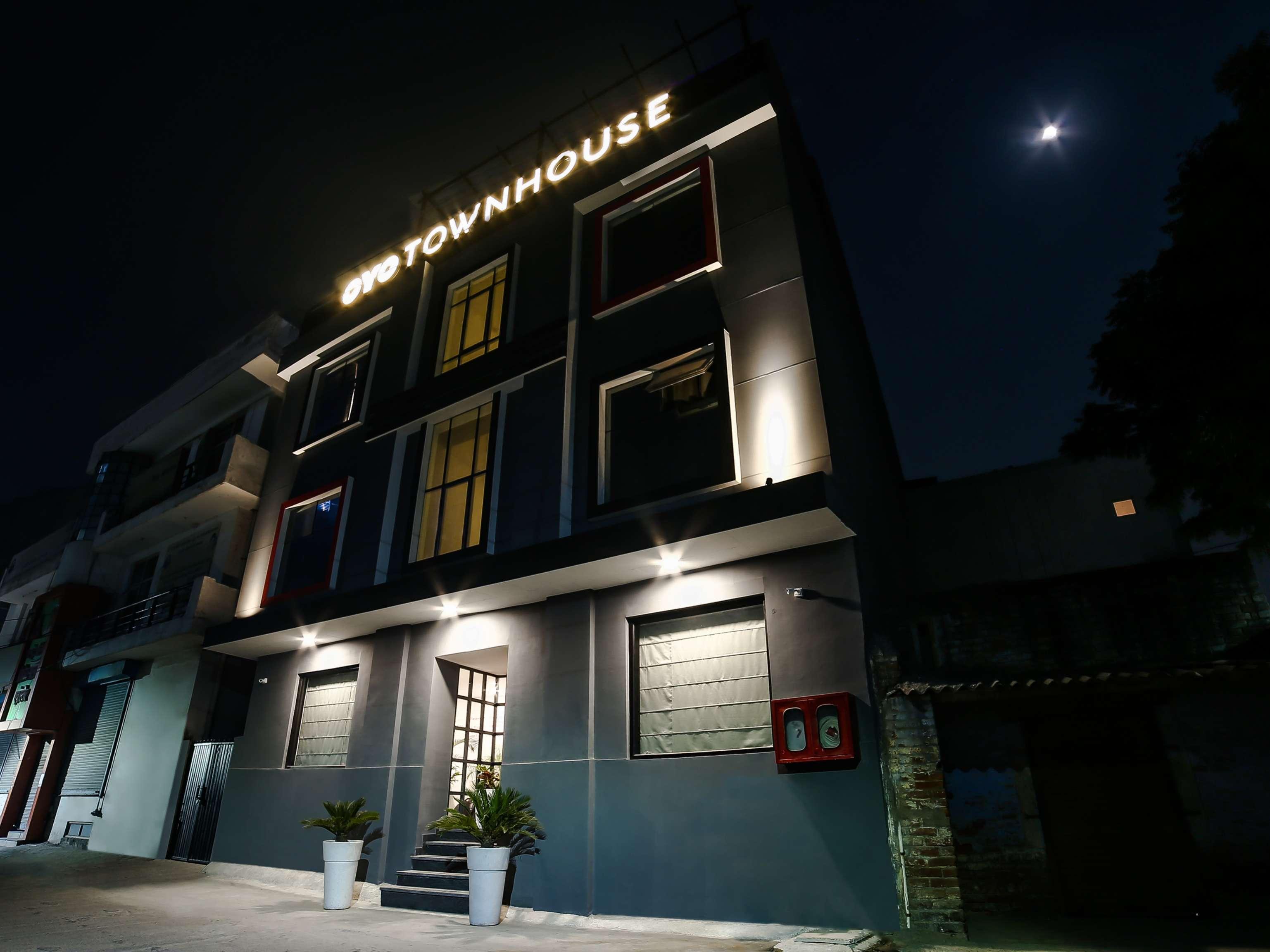 Collection O Townhouse 069 Hotel Gurgaon Ngoại thất bức ảnh