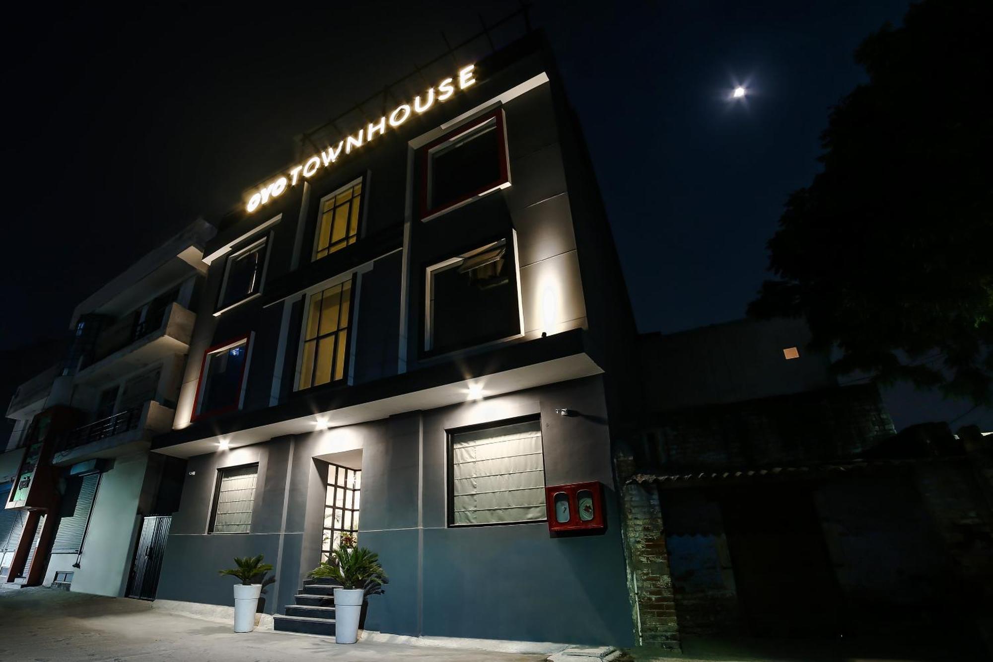 Collection O Townhouse 069 Hotel Gurgaon Ngoại thất bức ảnh